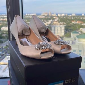 Badgley Mischka Macie heels in 10 great wedding shoe and in good condition.